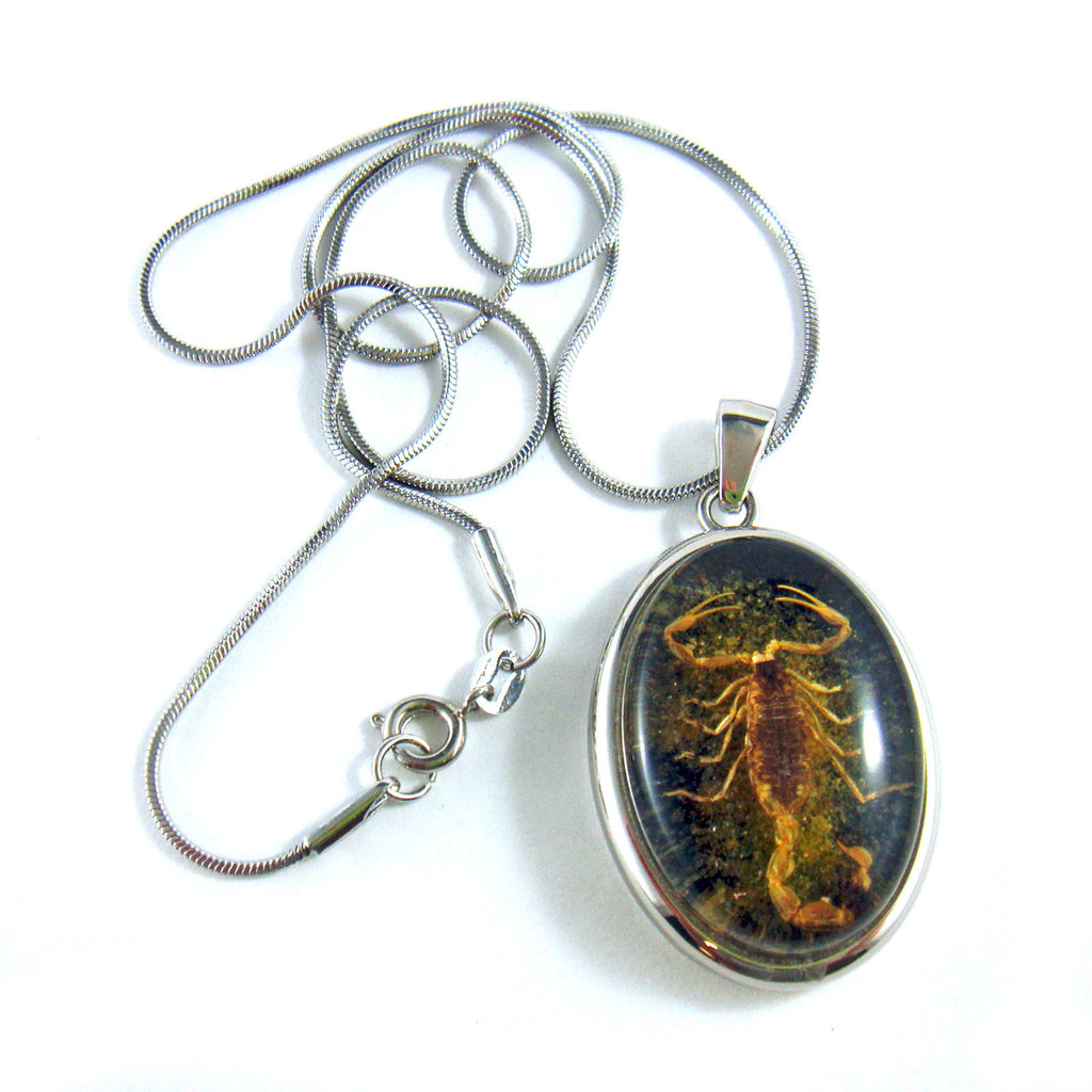 Golden Scorpion Oval Necklace Green Black (DJ0616)