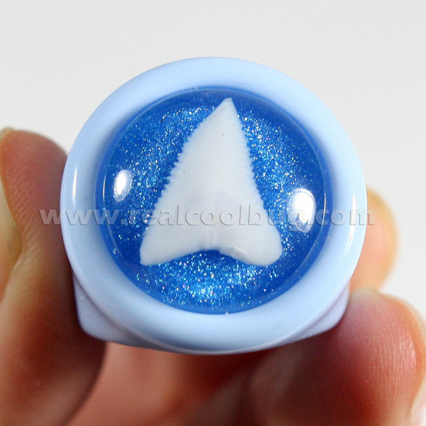 OR033<br/>Shark Tooth Ring