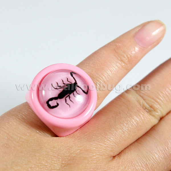R0021<br/>Black Scorpion Ring Pink