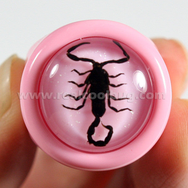 R0021<br/>Black Scorpion Ring Pink