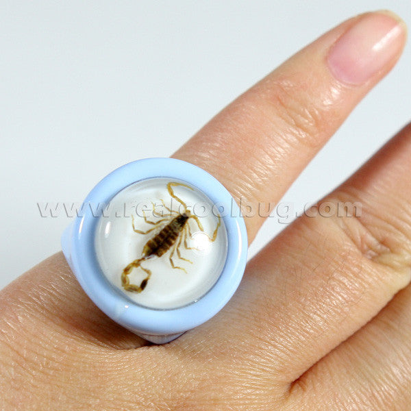 R0032<br/>Gold Scorpion Ring