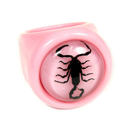 R0021<br/>Black Scorpion Ring Pink